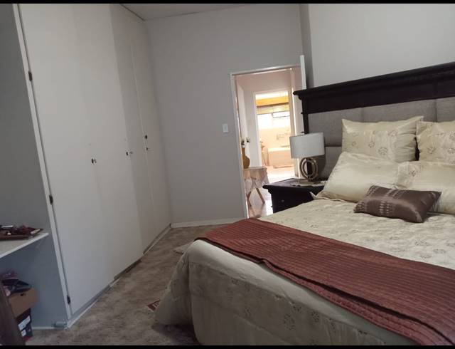 2 BEDROOM FLAT FOR SALE IN VANDERBIJLPARK CE 3